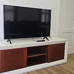 Apartament Getaway - Walk To Everything *